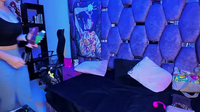 Maky Coss online show from 04.20.26