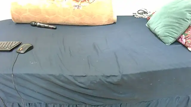 Freakycandy02 online show from 04.17.26