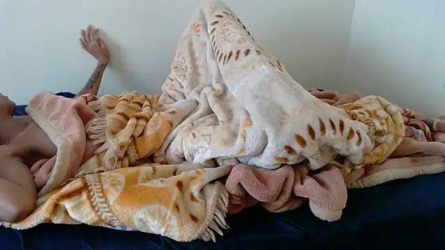 Freakycandy02 online show from 04.18.26