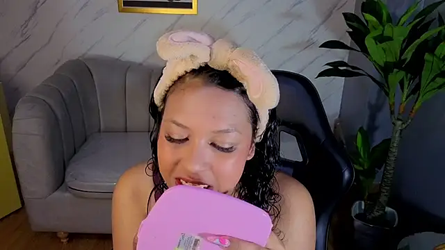 Kristen black T online show from 04.17.26