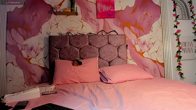 Miis Beella online show from 04.18.26