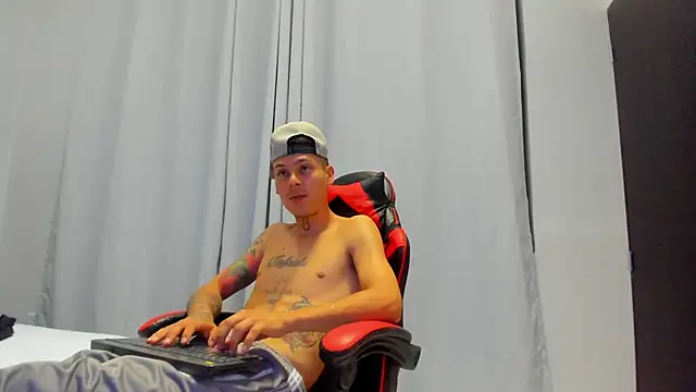 Snapshot of Ethan_Wolfe chatting on 03.03.26 Ethan Wolfe online show from 03.03.26