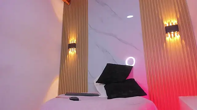 Miss ElektraNova online show from 03.31.26