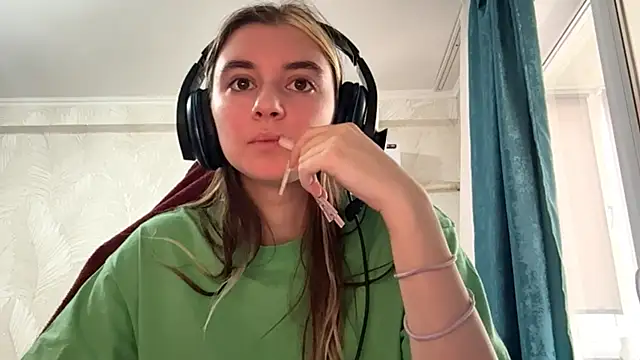 Snapshot of PluralPalaver chatting on 03.03.26 PluralPalaver online show from 03.03.26