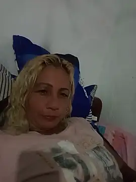 Snapshot of Lamonita05 chatting on 04.17.26 Lamonita05 online show from 04.17.26