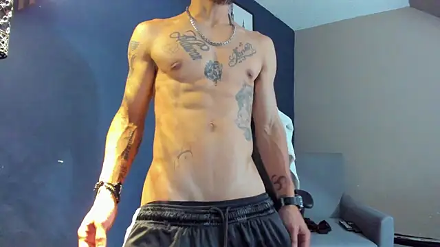 Snapshot of DanteLuxx chatting on 03.04.26 DanteLuxx online show from 03.04.26