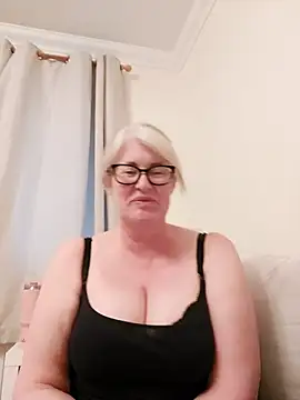 FlirtyFleur-x online show from 04.27.26