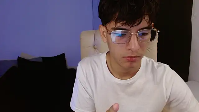 Snapshot of noah_millerx chatting on 07.12.26 noah millerx online show from 07.12.26