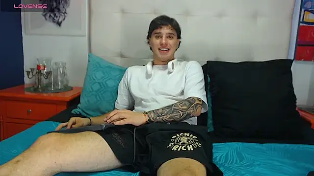 EXCLUSIVE8 online show from 03.21.26