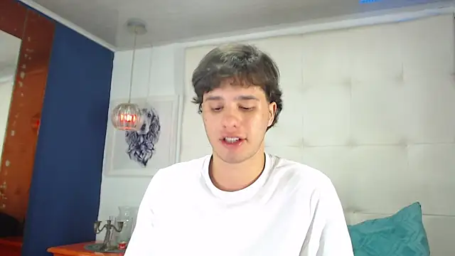 EXCLUSIVE8 online show from 03.31.26