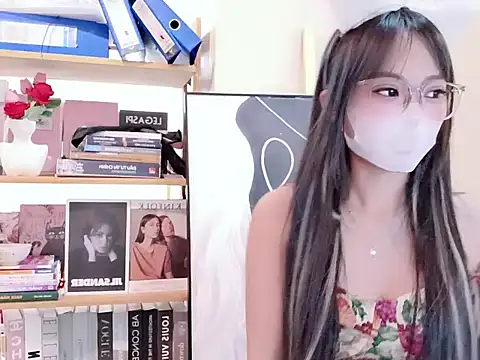 Snapshot of RG_Lenalyy chatting on 05.11.26 RG Lenalyy online show from 05.11.26