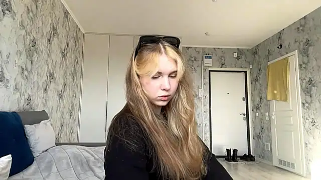 ShariLappas online show from 03.12.26