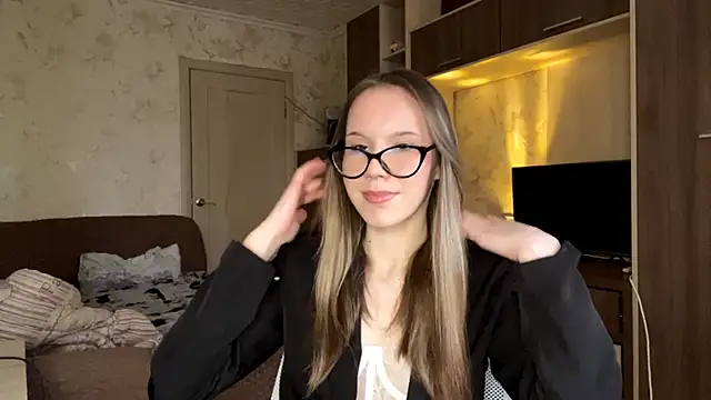 PrettyReal online show from 03.06.26