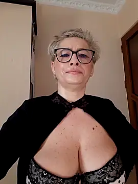 LunaBlaise online show from 03.08.26