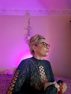 LunaBlaise online show from 04.18.26