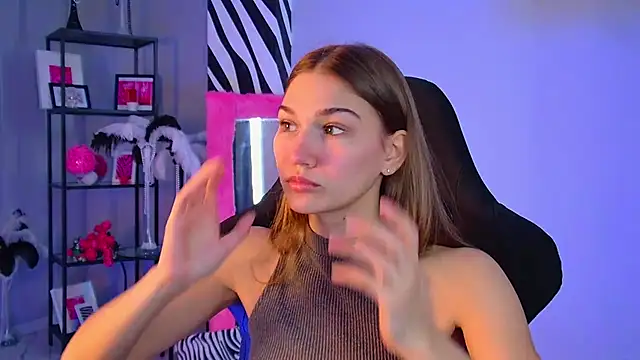 Snapshot of Sweet_Emilya chatting on 03.04.26 Sweet Emilya online show from 03.04.26