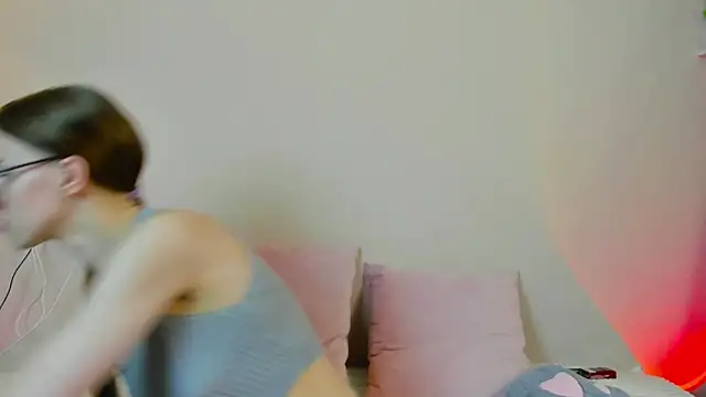 Snapshot of EllieRough chatting on 05.04.26 EllieRough online show from 05.04.26