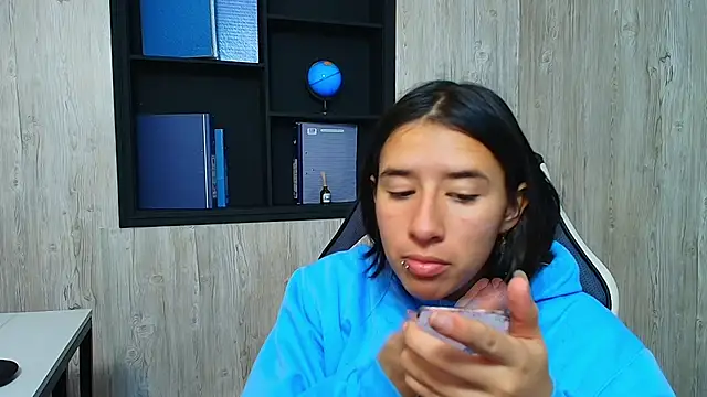 Snapshot of LilyRossi_ chatting on 05.01.26 LilyRossi online show from 05.01.26