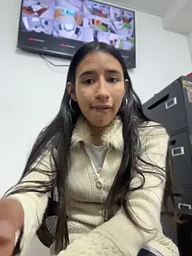 Snapshot of LilyRossi_ chatting on 05.05.26 LilyRossi online show from 05.05.26