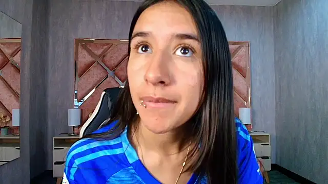 Snapshot of LilyRossi_ chatting on 05.21.26 LilyRossi online show from 05.21.26