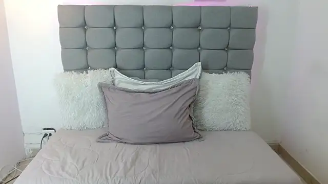 Luna vixen1 online show from 03.03.26