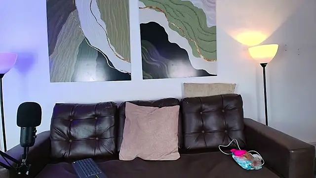 Maii Luna online show from 03.11.26