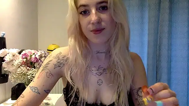 Snapshot of EmmyWet chatting on 08.01.26 EmmyWet online show from 08.01.26