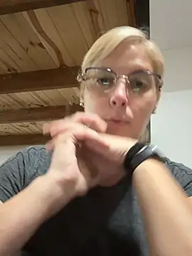 Snapshot of romi13 chatting on 07.17.26 romi13 online show from 07.17.26