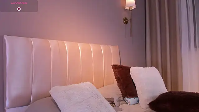 Agata Laurent  online show from 03.12.26