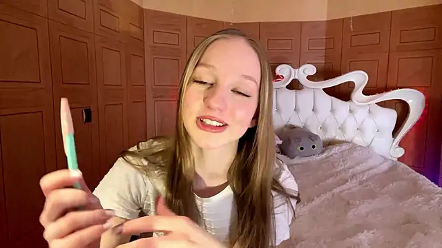 Anika Socutehe online show from 03.17.26