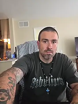 Biggbaddwulf7 online show from 05.05.26