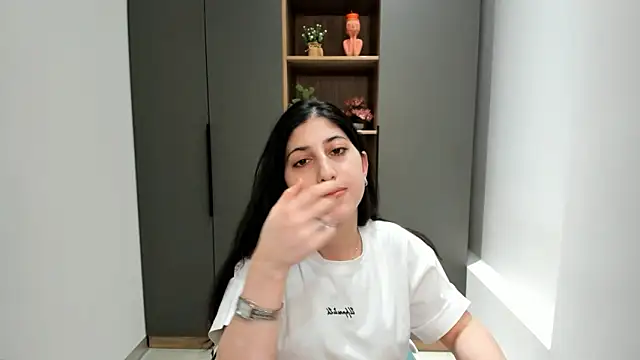 Snapshot of KatinaArds chatting on 03.02.26 KatinaArds online show from 03.02.26