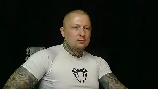 Snapshot of devilWithTats chatting on 05.10.26 devilWithTats online show from 05.10.26