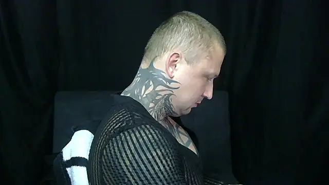 Snapshot of devilWithTats chatting on 05.21.26 devilWithTats online show from 05.21.26