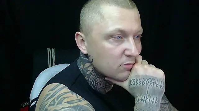 Snapshot of devilWithTats chatting on 06.01.26 devilWithTats online show from 06.01.26