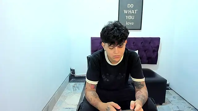 Snapshot of TomBoy_Natali chatting on 05.19.26 TomBoy Natali online show from 05.19.26