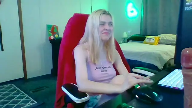 Snapshot of Rainsworld420 chatting on 03.15.26 Rainsworld420 online show from 03.15.26