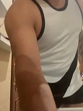 Snapshot of alexandeerr1986 chatting on 04.13.26 alexandeerr1986 online show from 04.13.26