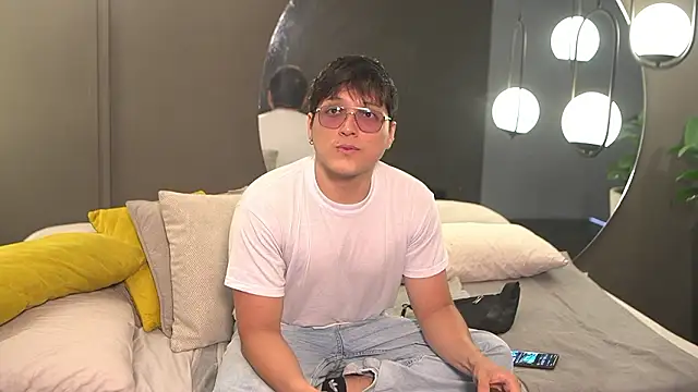 Mia and Belmonth online show from 03.18.26