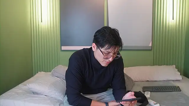Mia and Belmonth online show from 05.21.26