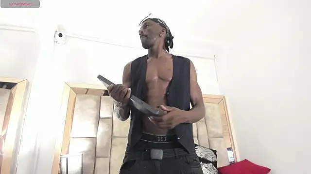 Titan Moreno  online show from 04.07.26