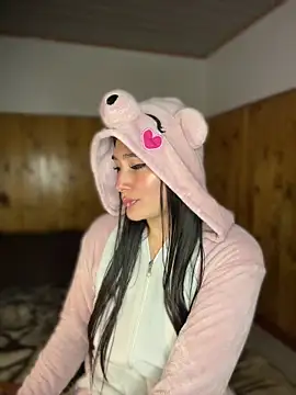 Miss Dani online show from 04.17.26