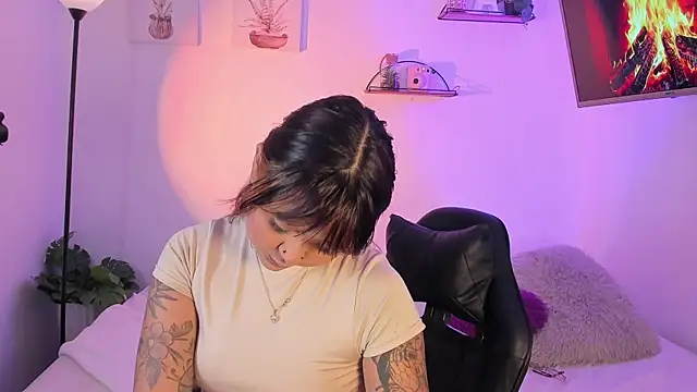 AlaiaRogers online show from 04.16.26