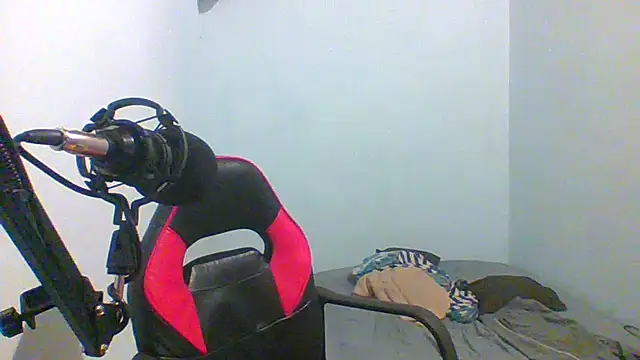 Snapshot of charles_king chatting on 08.06.26 charles king online show from 08.06.26