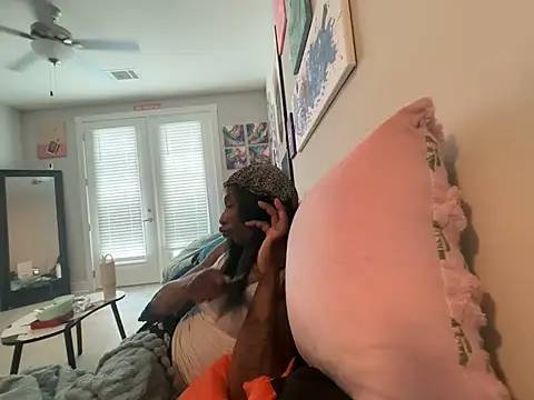 Snapshot of Kyzse_Splash-er chatting on 06.17.26 Kyzse Splash-er online show from 06.17.26
