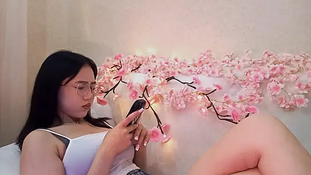 Snapshot of SolvedGlobe chatting on 06.13.26 SolvedGlobe online show from 06.13.26
