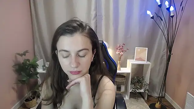 Snapshot of MistyBree chatting on 07.06.26 MistyBree online show from 07.06.26