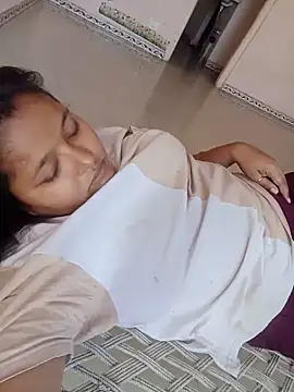 Snapshot of priti_25 chatting on 06.19.26 priti 25 online show from 06.19.26