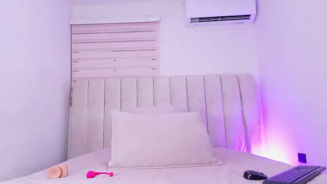 Snapshot of sofi_velezz chatting on 03.03.26 sofi velezz online show from 03.03.26