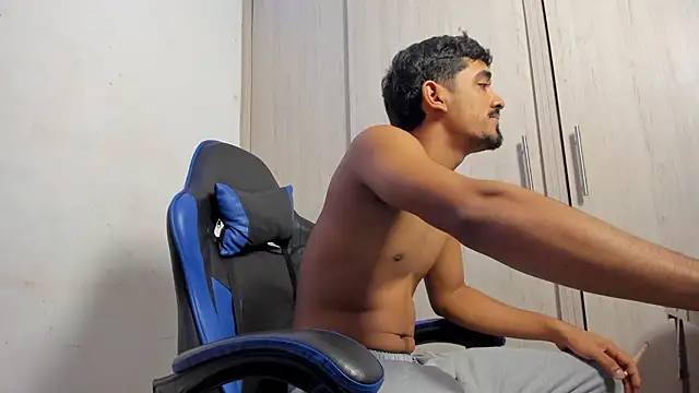 Snapshot of jossi12345j chatting on 03.04.26 jossi12345j online show from 03.04.26